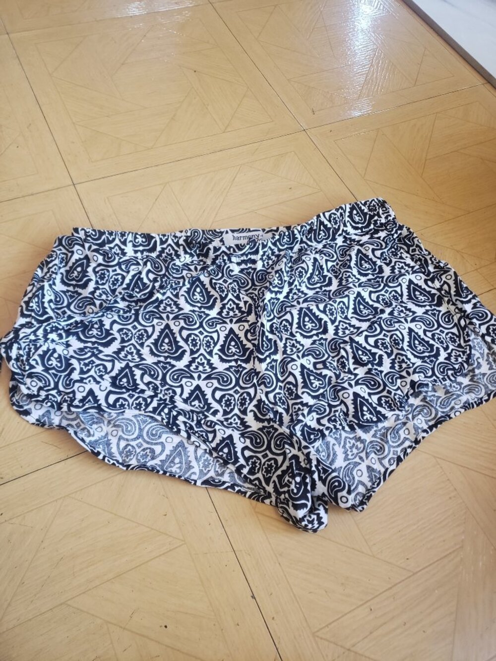 Harmony Havoc Black and White Shorts Size Large